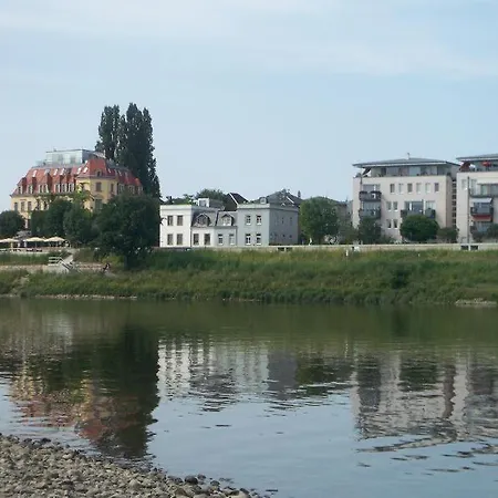 Апартаменты Ambiente-an-der-elbe-wohnung-eg *